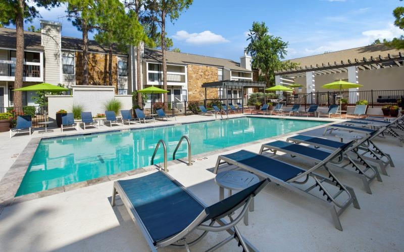 poolside lounge chairs
